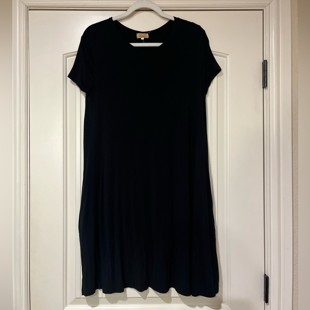 Piko | medium black tee shirt dress
